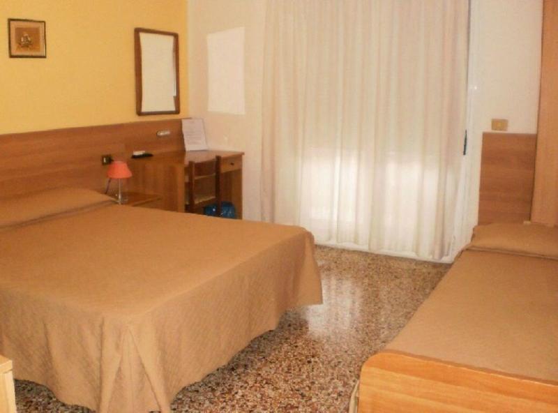 Pensione Imperia Lignano Sabbiadoro Esterno foto