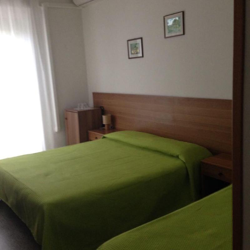 Pensione Imperia Lignano Sabbiadoro Esterno foto