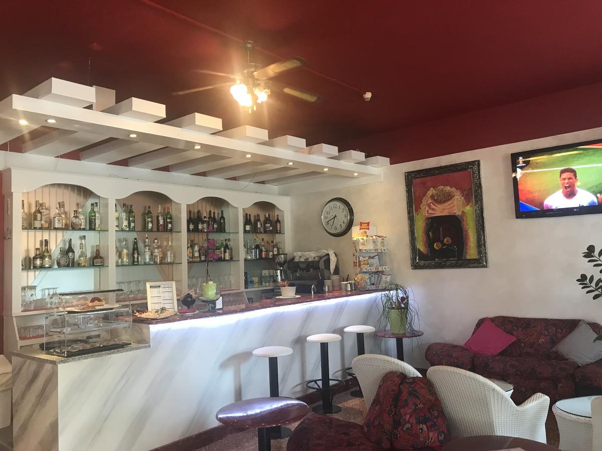 Pensione Imperia Lignano Sabbiadoro Esterno foto