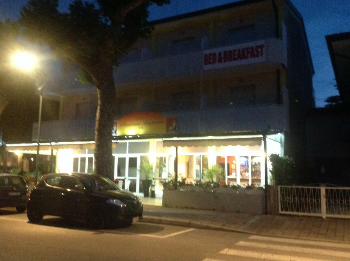 Pensione Imperia Lignano Sabbiadoro Esterno foto